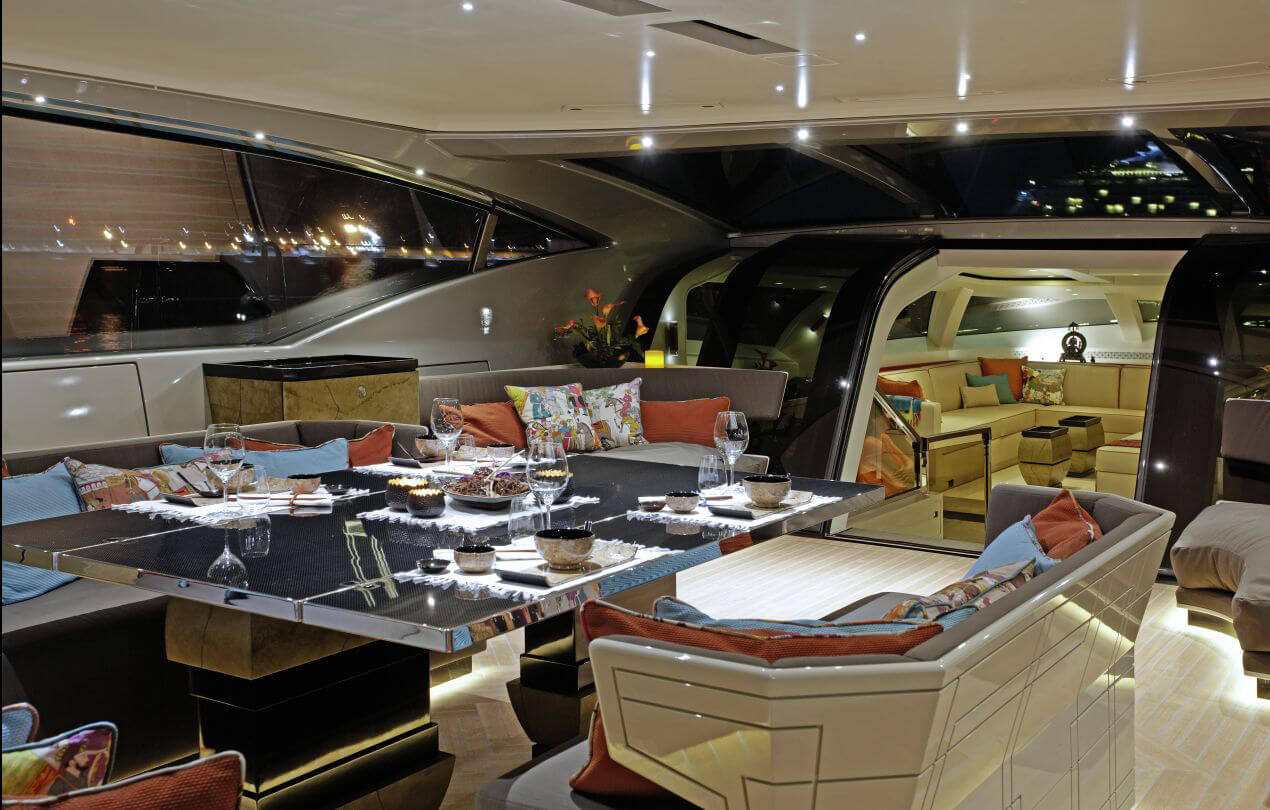 Luxuriöses Esszimmer einer Segelyacht – bsw yachteinrichter bietet perfektes Yachtinterieur bis ins Detail 