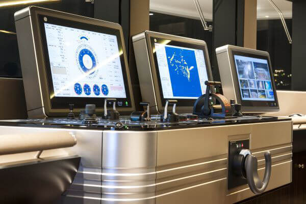Motor yacht bridge: luxury and functionality in the perfect yacht interior by bsw yachteinrichter.