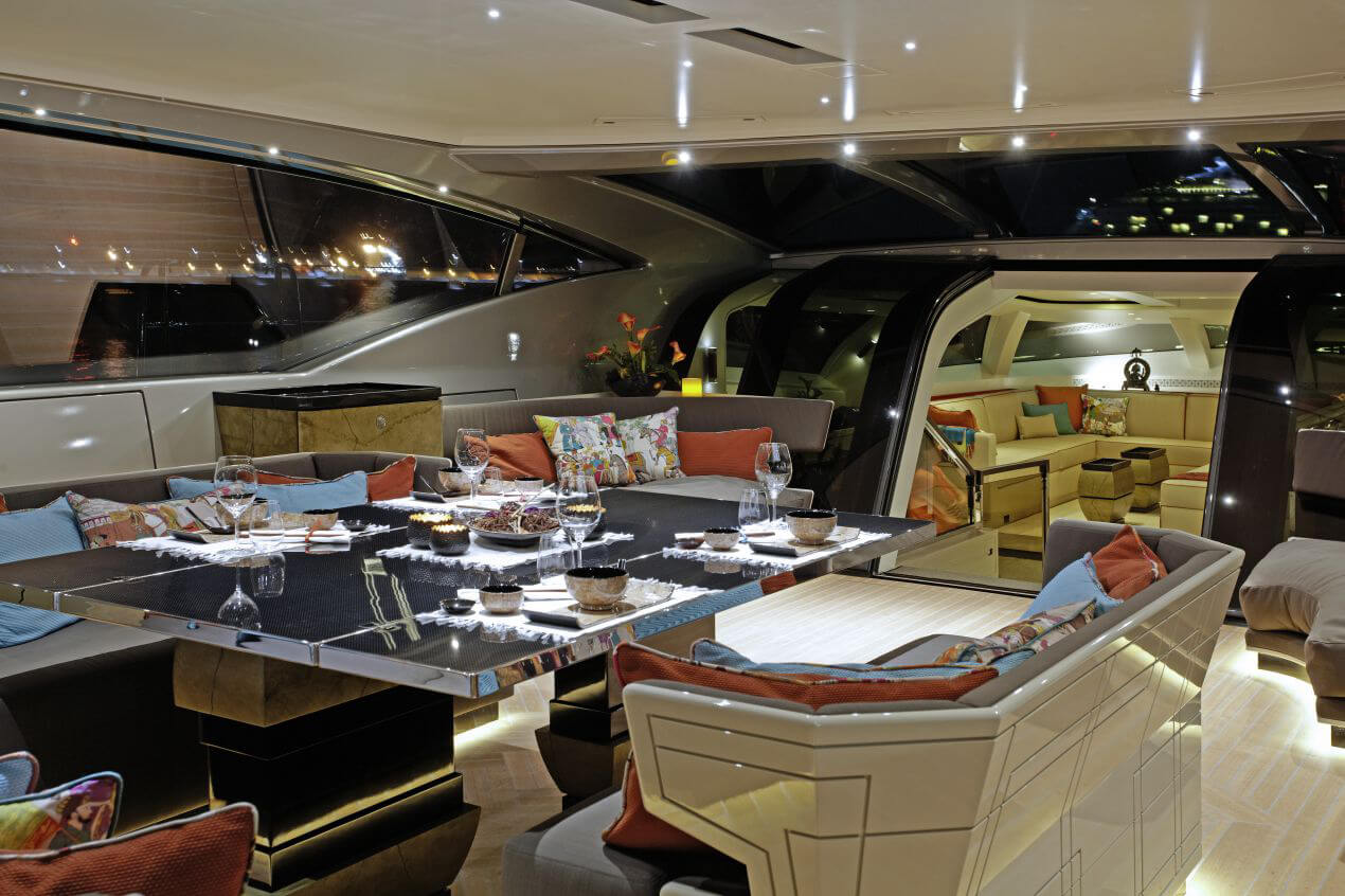 Luxury dining room on board a sailing yacht – bsw yachteinrichter provides the perfect yacht interior right down to the fine detail